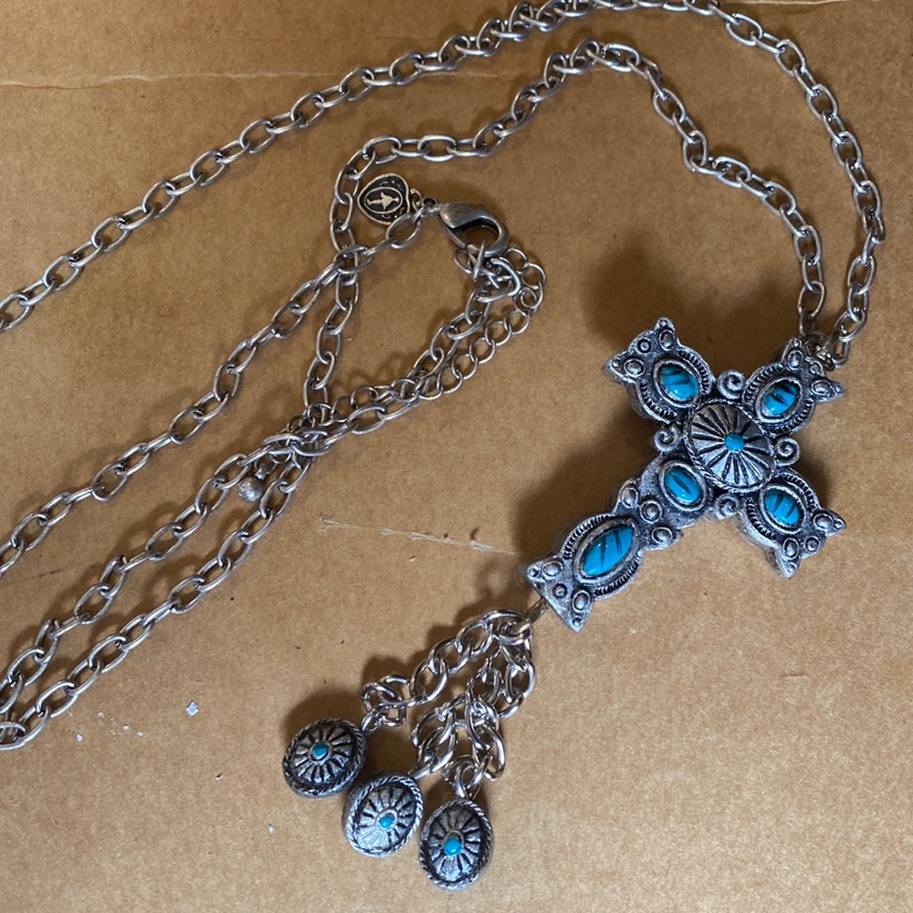 VINTAGE SILVER TONE AND FAUX TURQUOISE BEADS CROSS CHARM NECKLACE